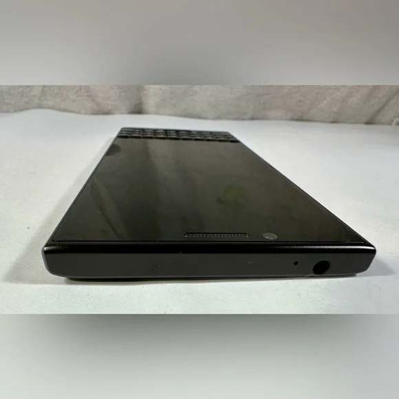 BlackBerry Key2 - Picture 6 of 6